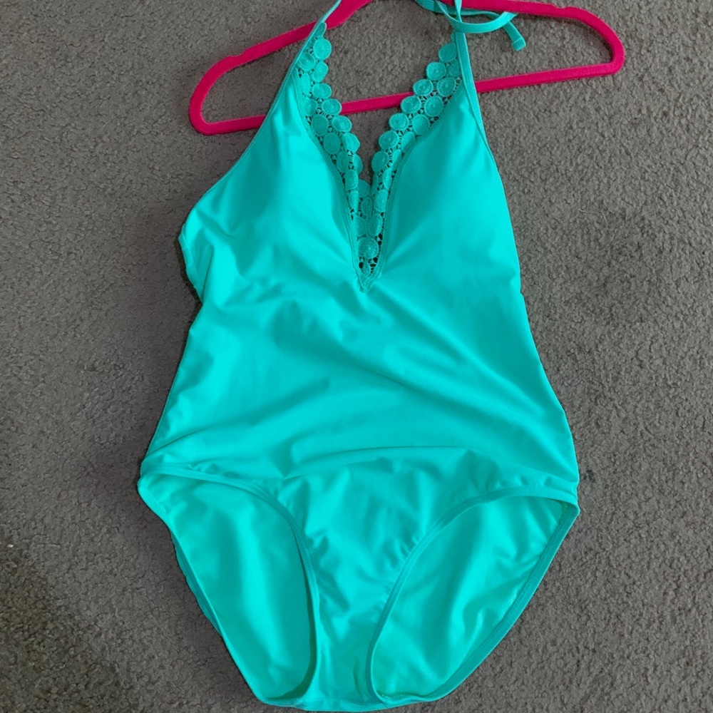One piece swim